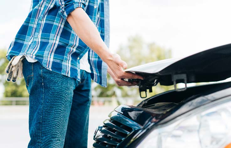 ¿Por qué es importante recargar la batería del carro correctamente?